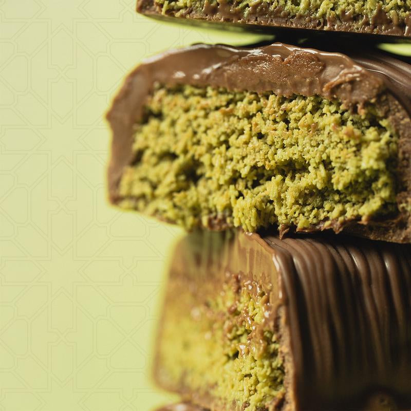 Lovetta Dubai Chocolate Pistachio Knafeh 4Oz 1 Bar Dessert Snack Rich Belgian Milk Chocolate with Fresh Pistachio Paste Cream